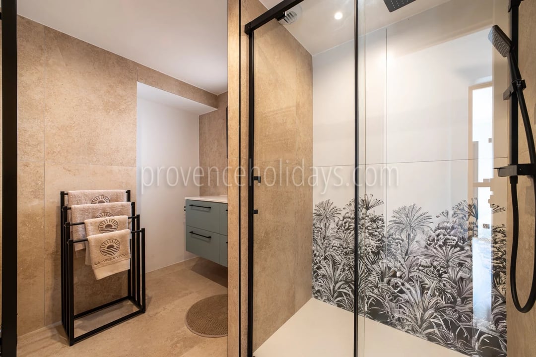 15 - Hedendaagse villa in Cavalaire-sur-Mer: Villa: Bathroom