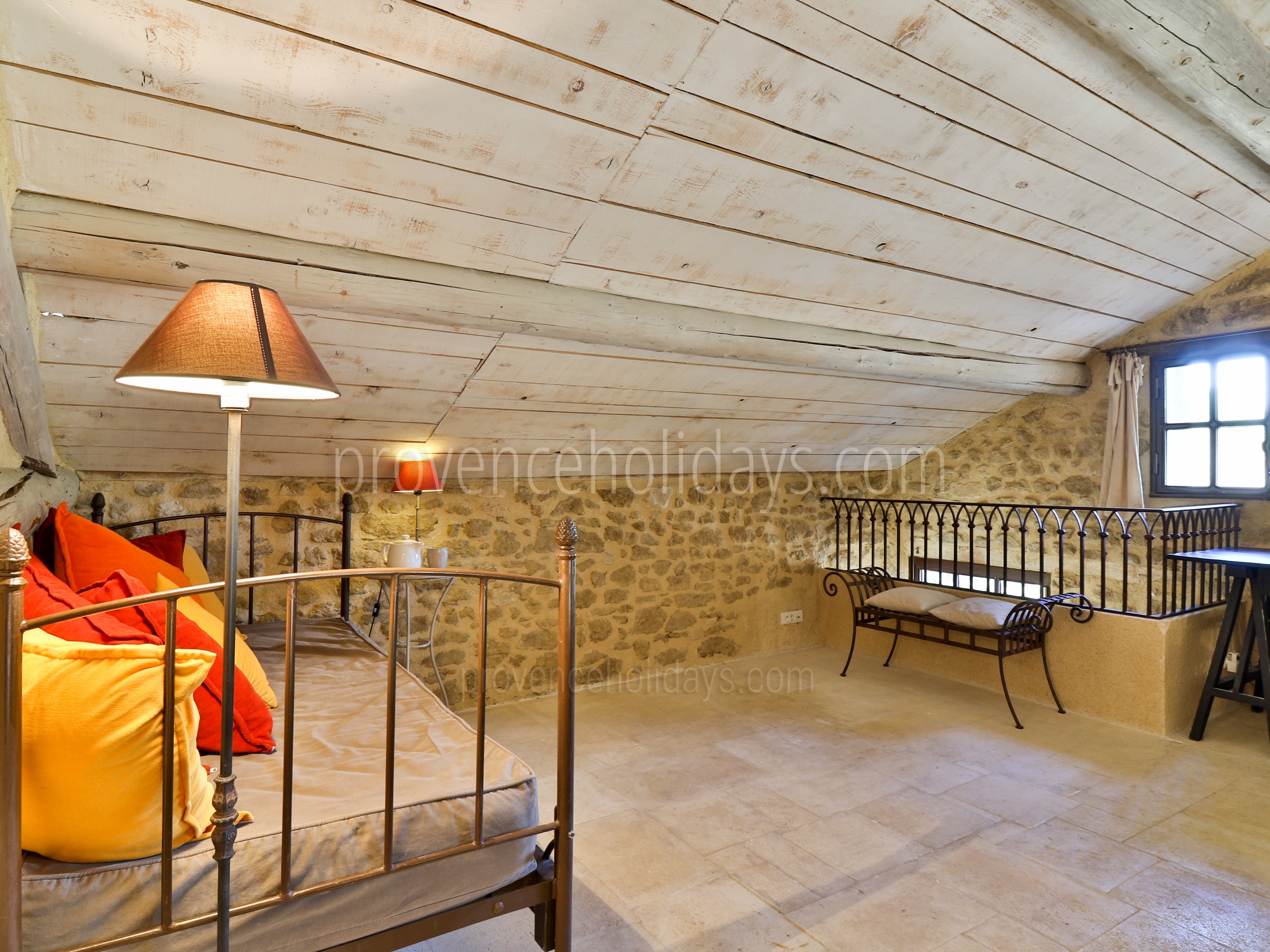 43 - Mas de Beaumes: Villa: Interior
