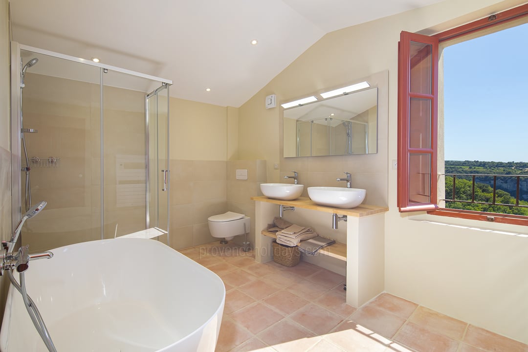 34 - Mas des Remparts: Villa: Bathroom