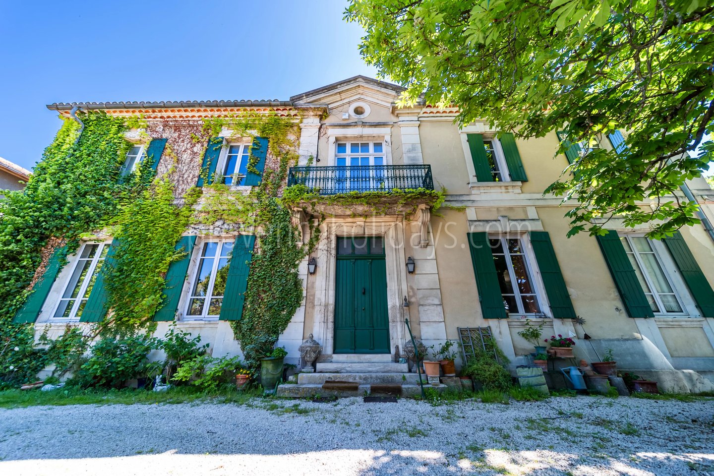 9 - Bourgeois residence in L\'Isle-sur-la-Sorgue: Villa: Exterior
