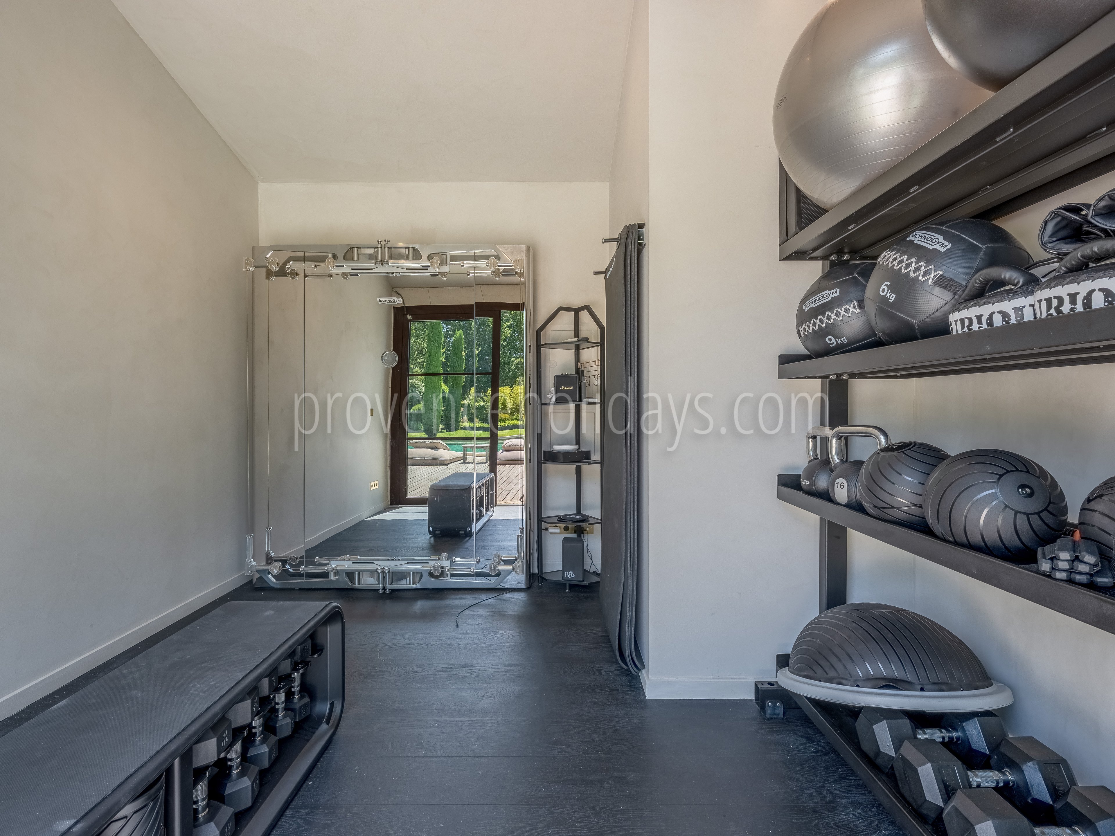 7 - Mas de la Calade: Villa: Interior