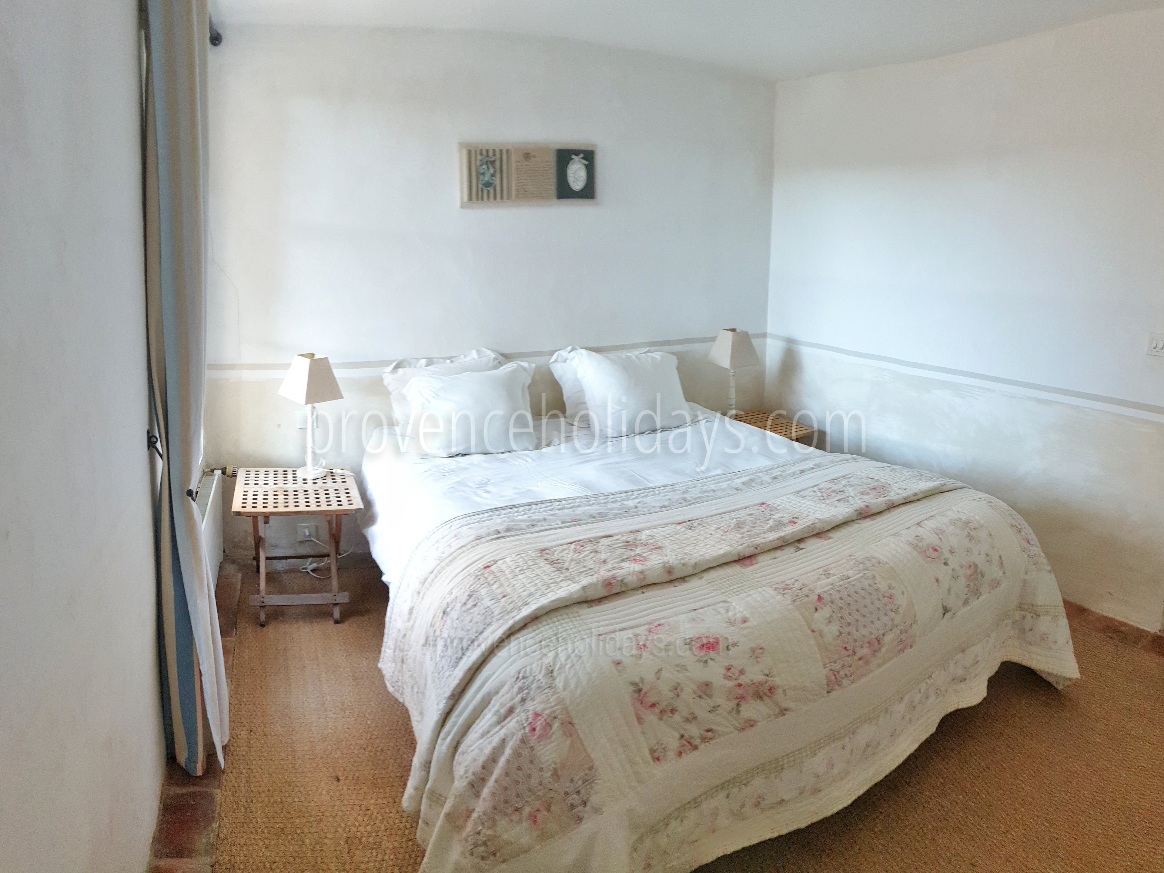 67 - Mas Lambesc: Villa: Bedroom