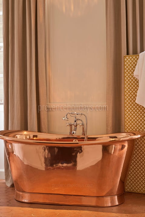 50 - Maison Tourelle: Villa: Bathroom