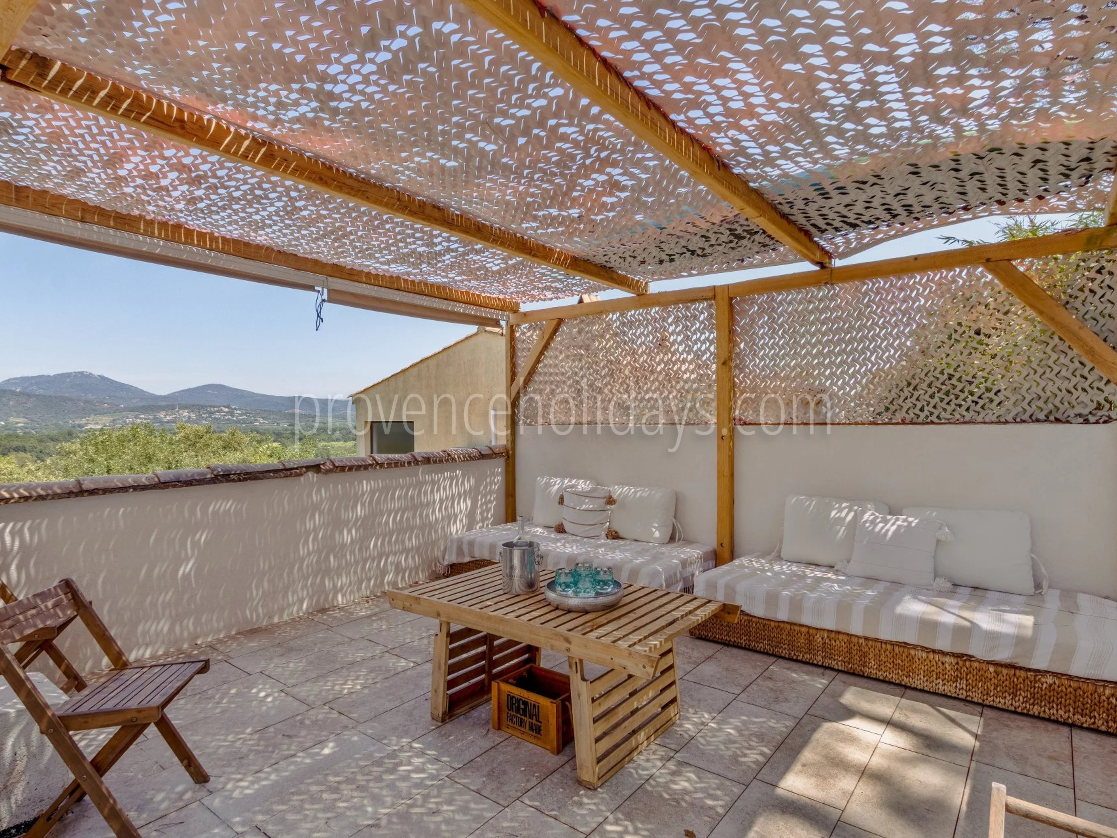 31 - Quiet house in Gassin: Villa: Exterior