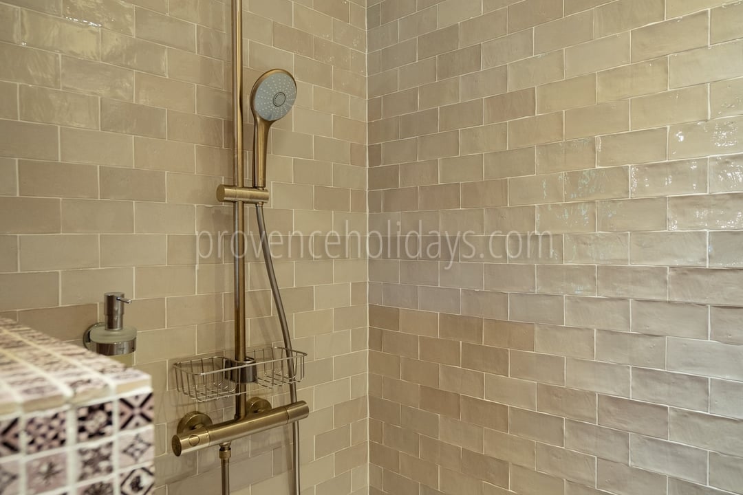 16 - Le Mas Sainte Marie: Villa: Bathroom