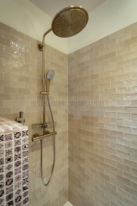 16 - Le Mas Sainte Marie: Villa: Bathroom