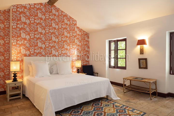 4 - Bastide Mouriès: Villa: Bedroom