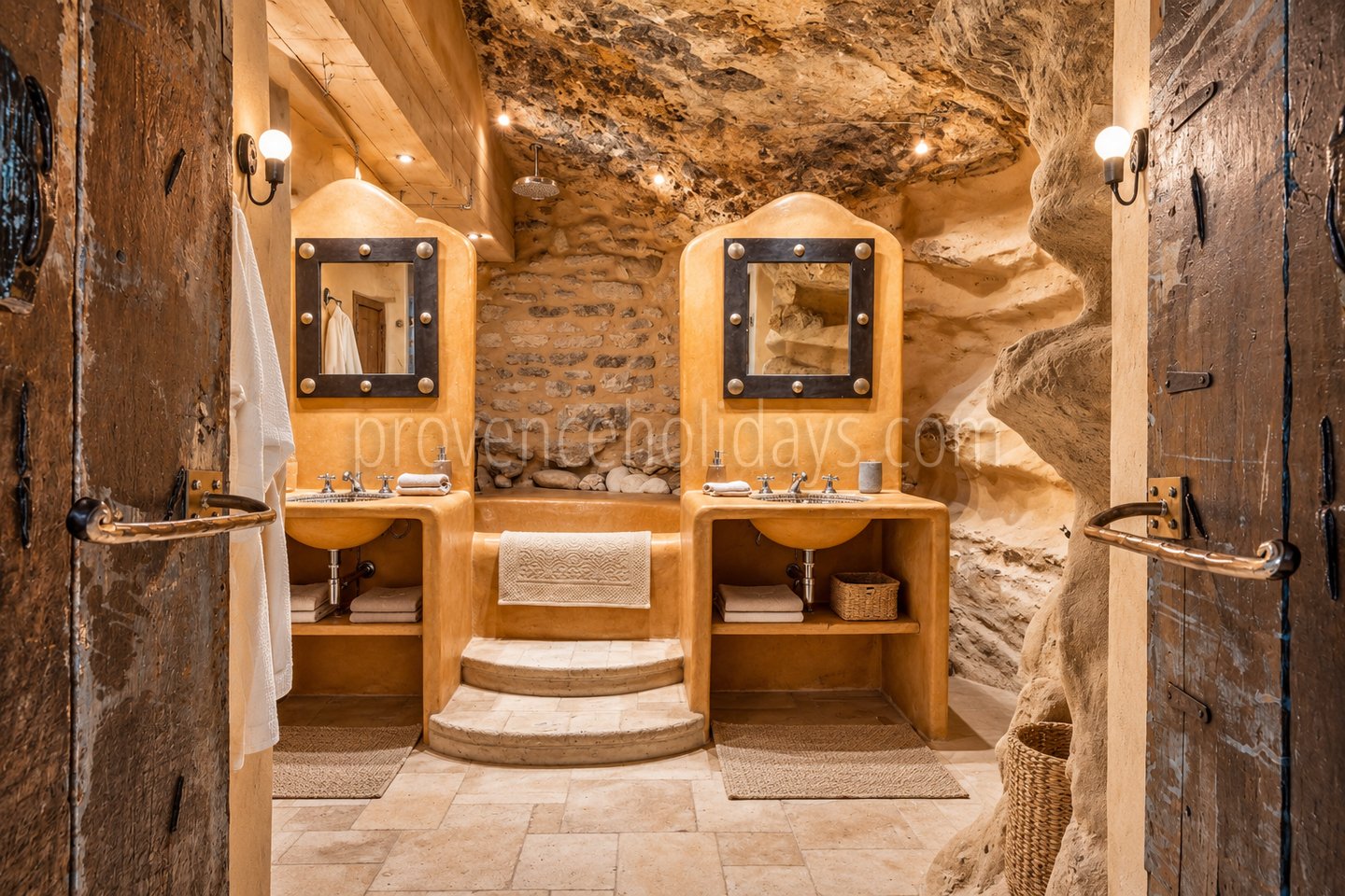 39 - Mas de Beaumes: Villa: Bathroom