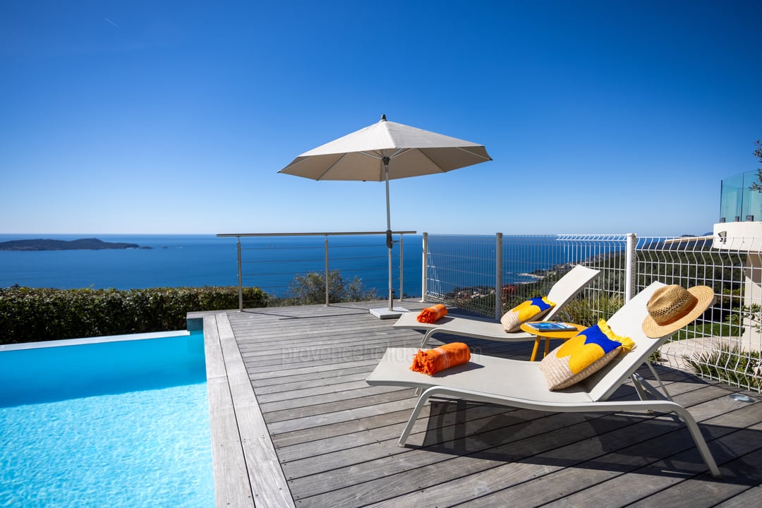 4 - La Villa du Var: Villa: Pool