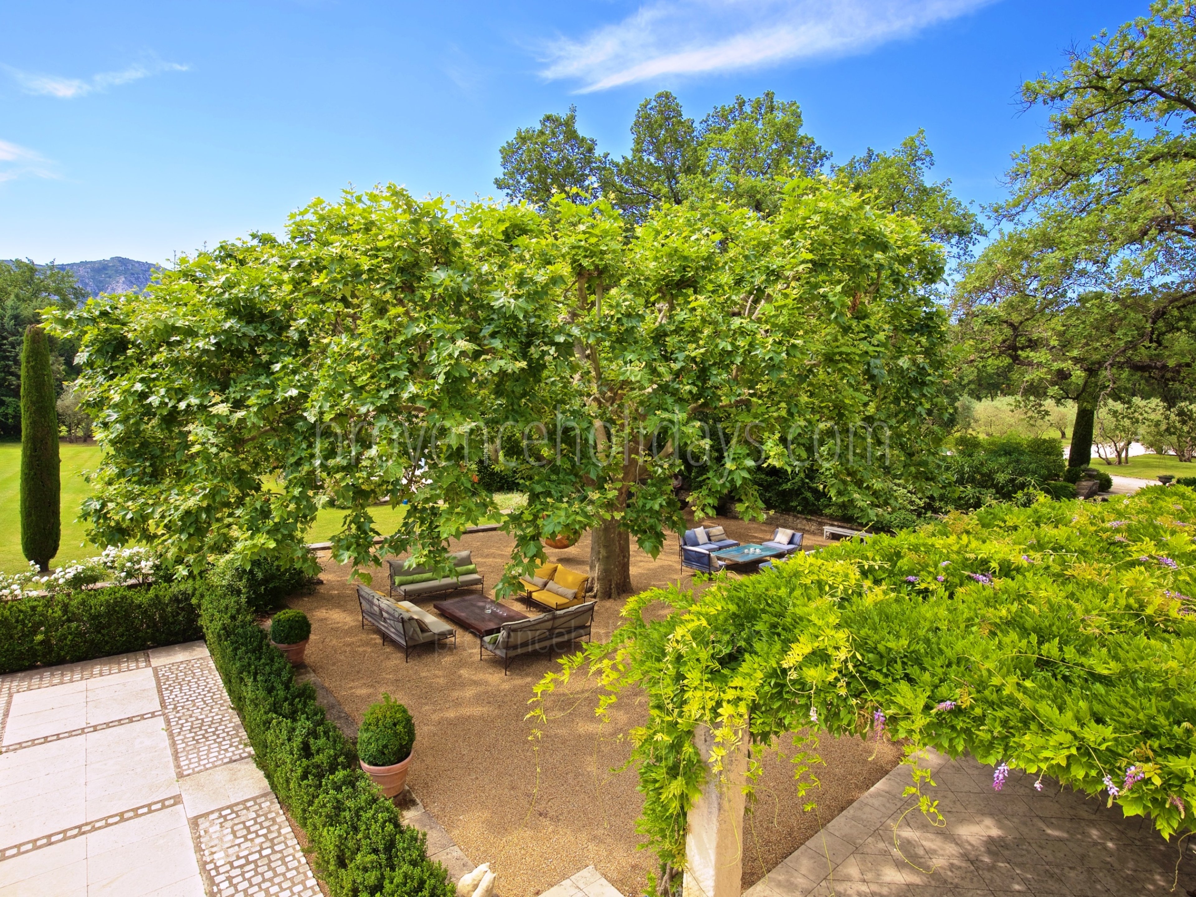 11 - Mas Provence: Villa: Exterior