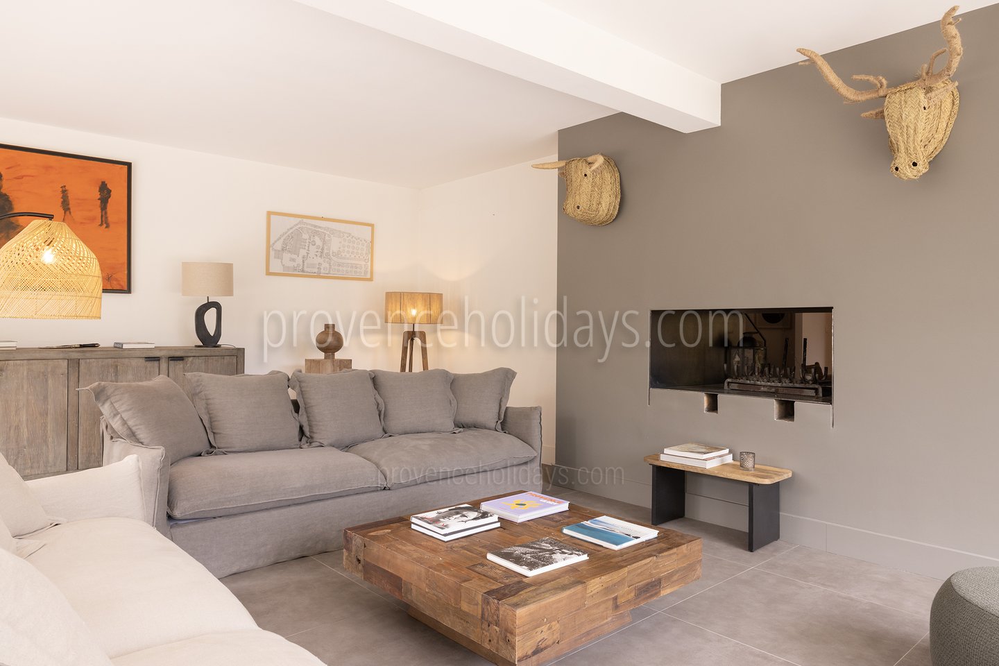 24 - Mas du Figuier: Villa: Interior