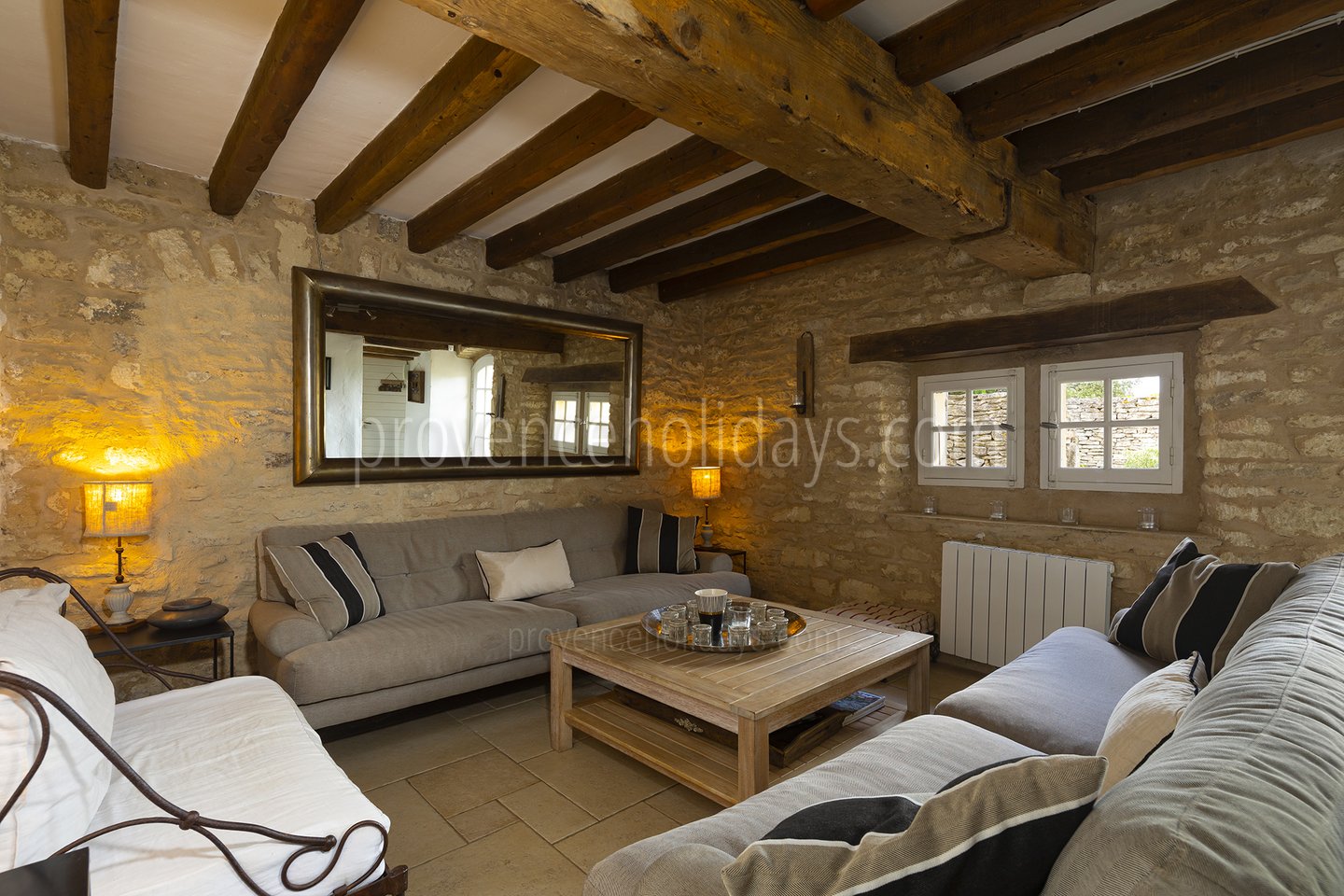 21 - La Garrigue: Villa: Interior