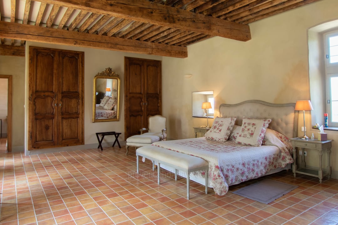 48 - Château des Templiers: Villa: Bedroom 1