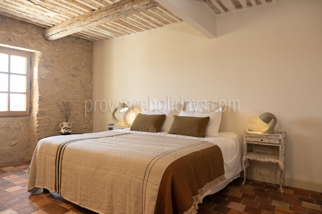 24 - Mas du Rocher: Villa: Bedroom