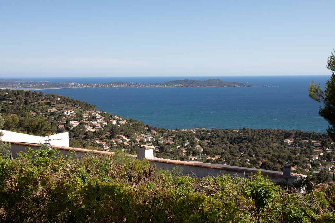Beautiful villa with private pool near Carqueiranne 5 - La Villa du Var: Villa: Exterior
