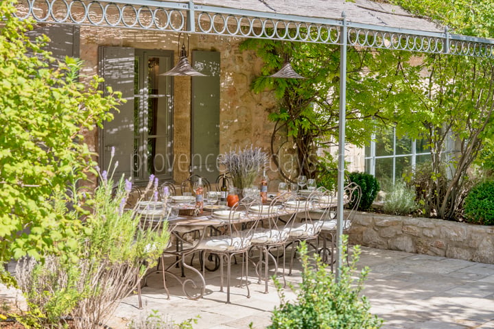 29 - Domaine de la Sainte Victoire: Villa: Exterior