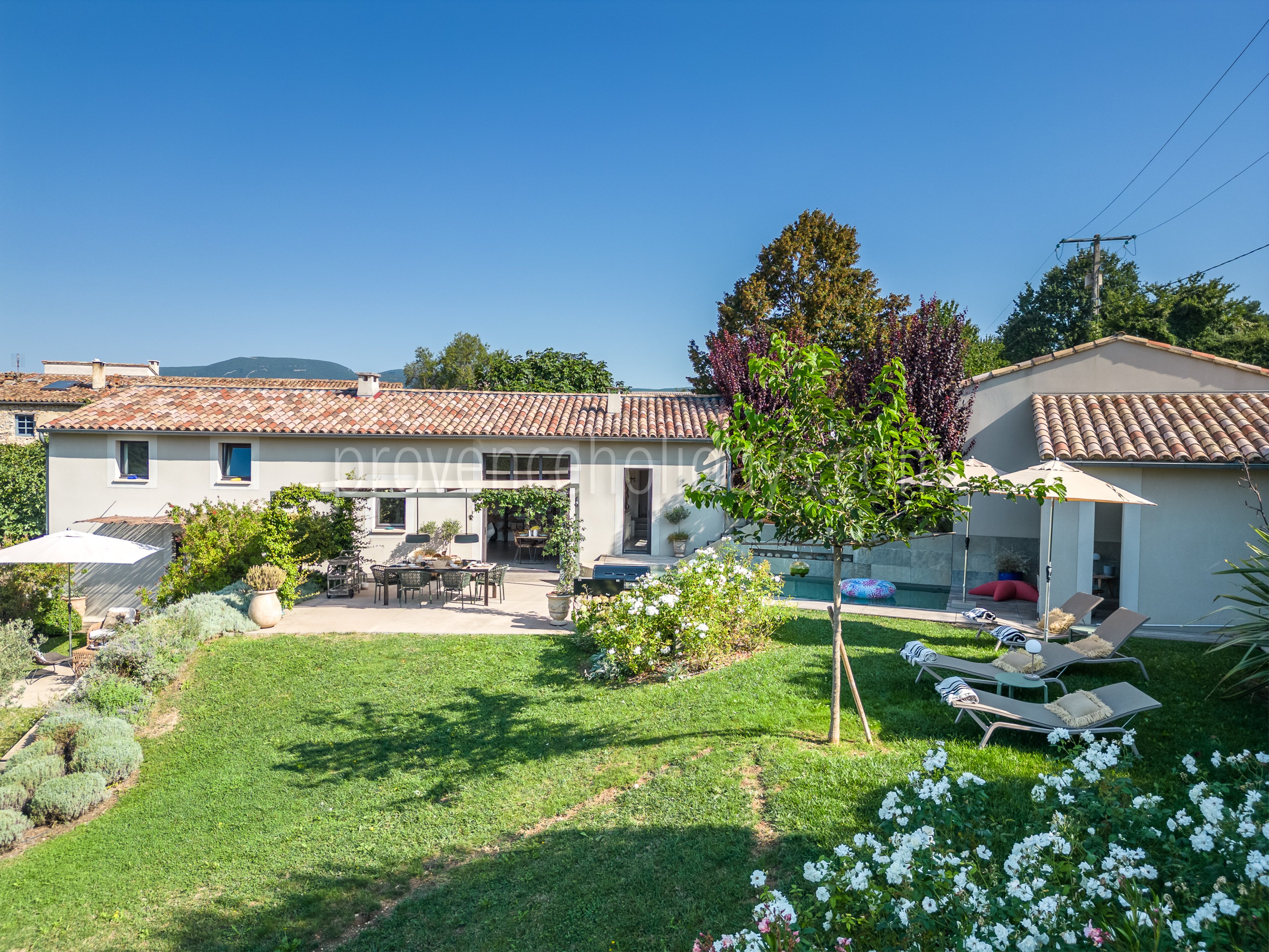 35 - Le Mas du Vallon: Villa: Exterior