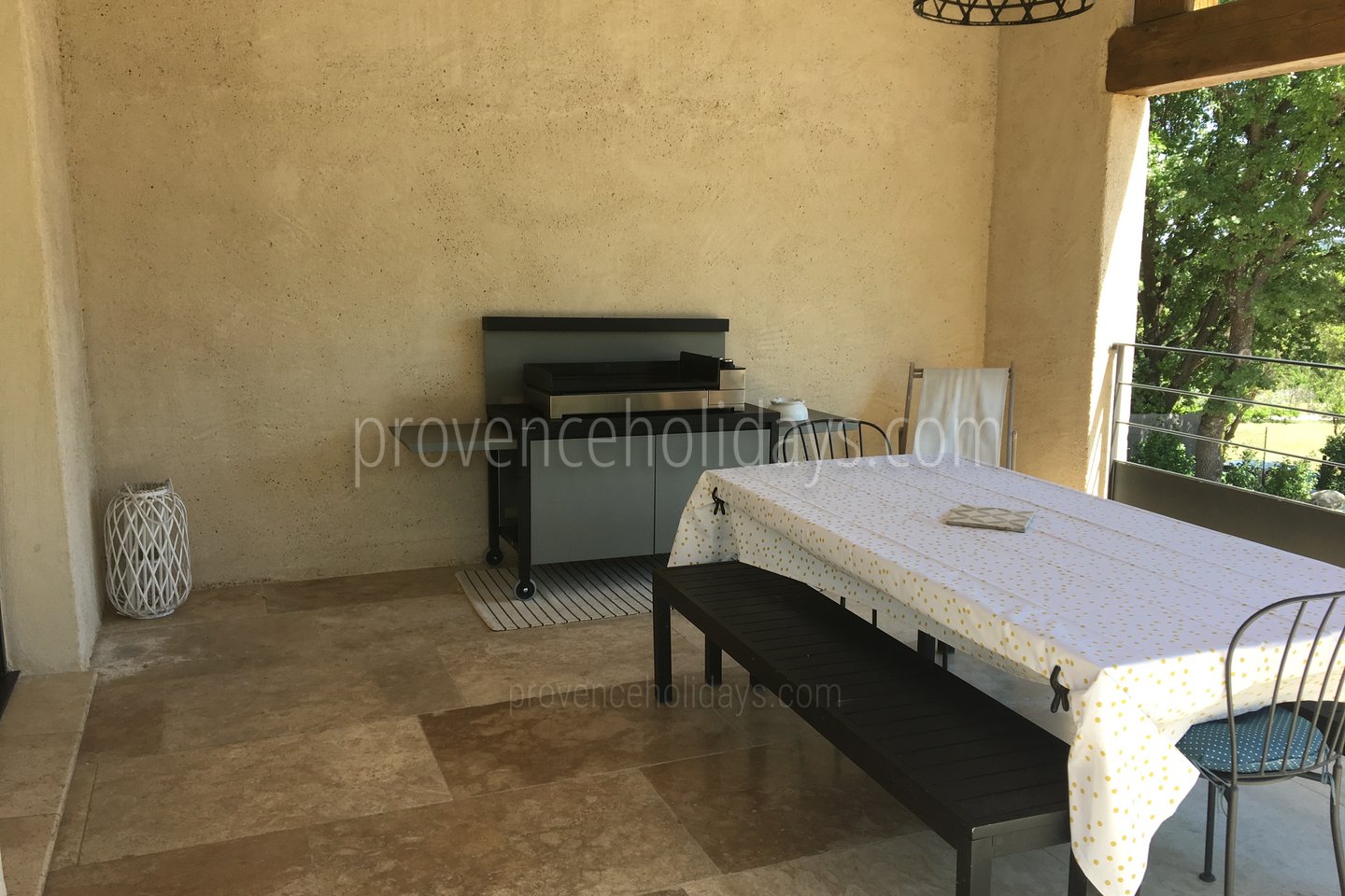 20 - Le Mas Provençal: Villa: Exterior