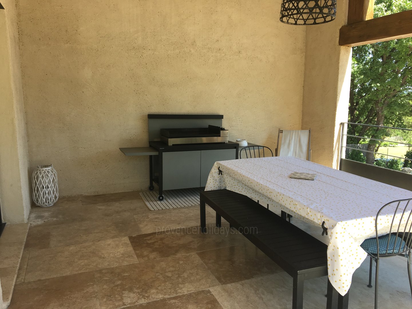 17 - Le Mas Provençal: Villa: Exterior