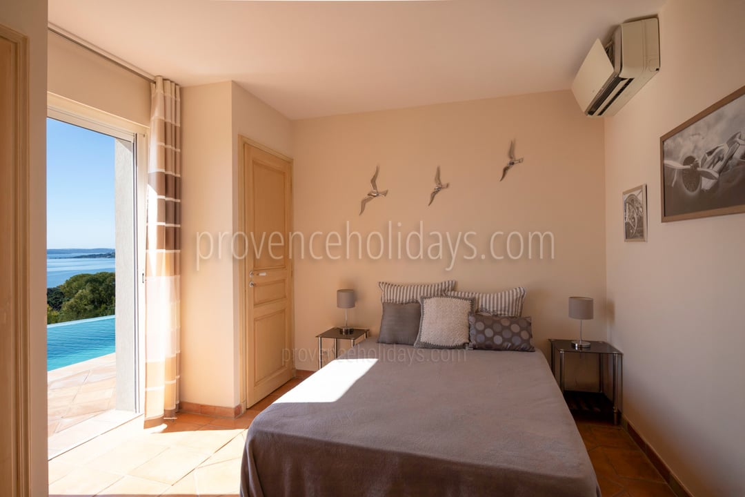 5 - Villa Loggia: Villa: Bedroom