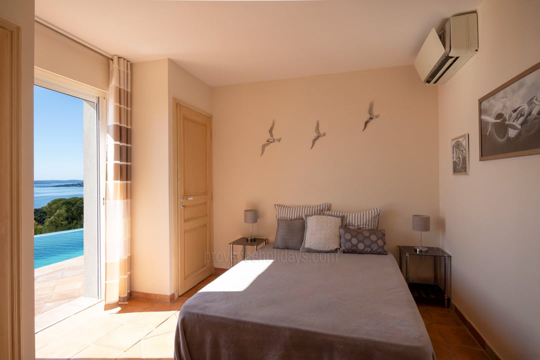 5 - Villa Loggia: Villa: Bedroom