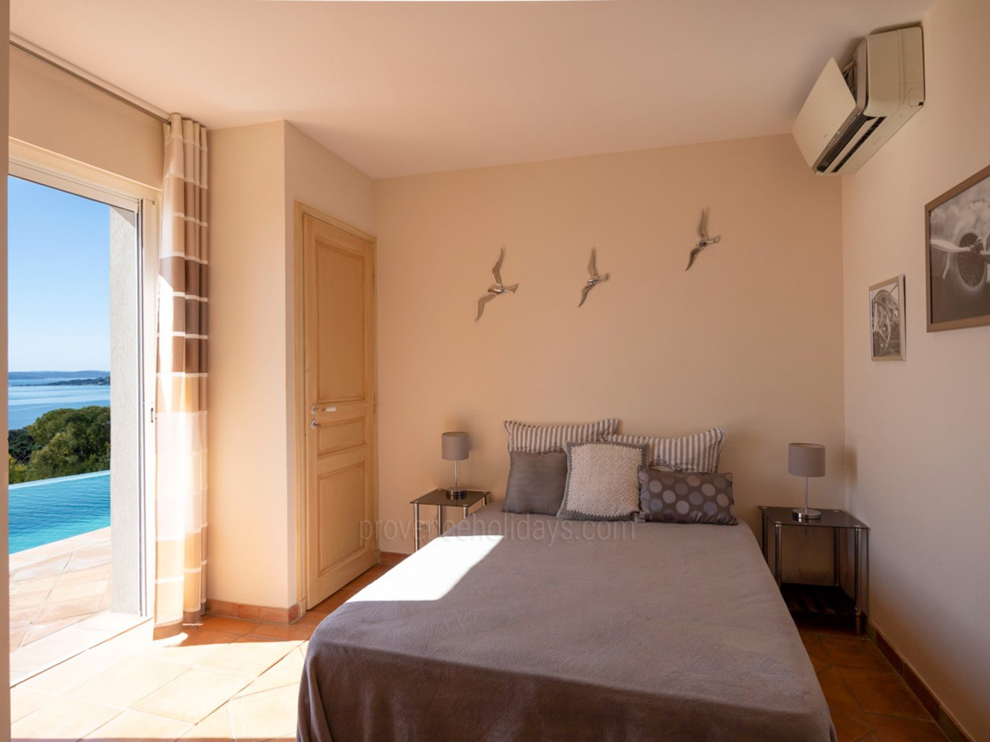 5 - Villa Loggia: Villa: Bedroom