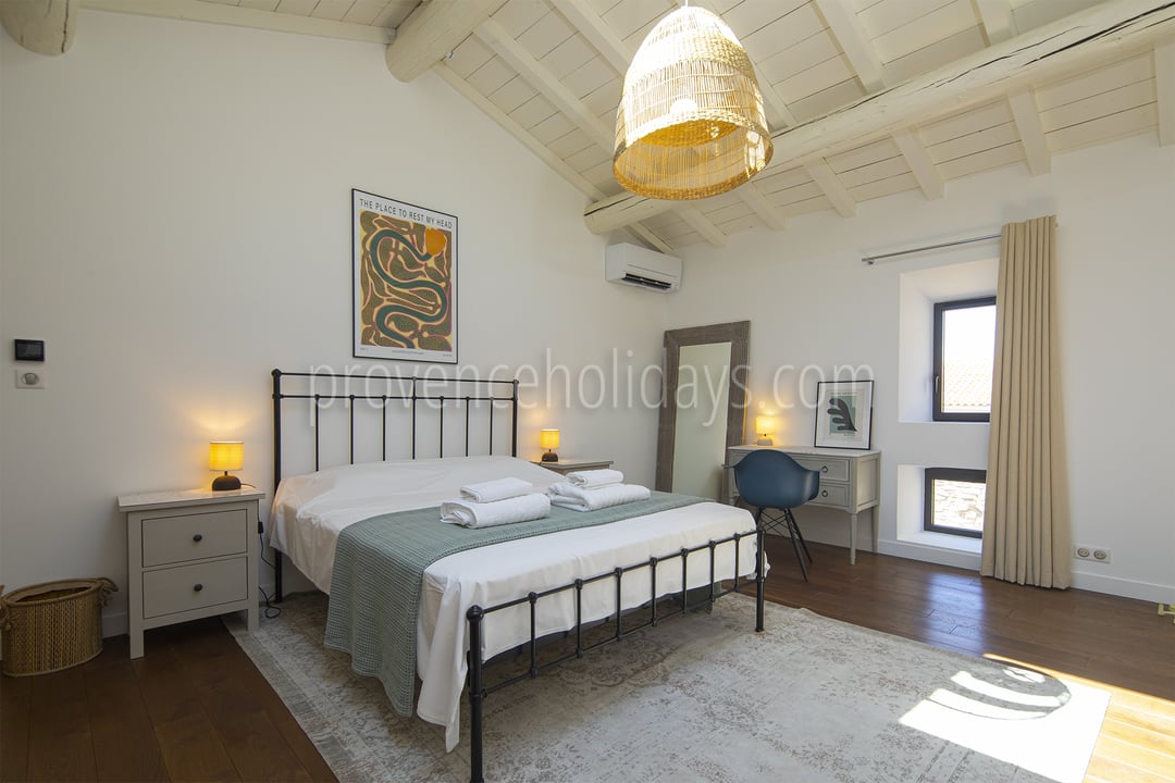 7 - Mas de la Lône: Villa: Bedroom 5