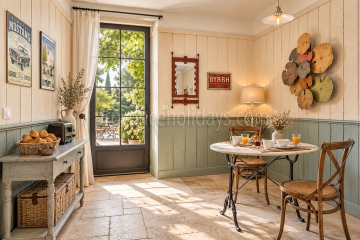 17 - Mas de Beaumes: Villa: Interior