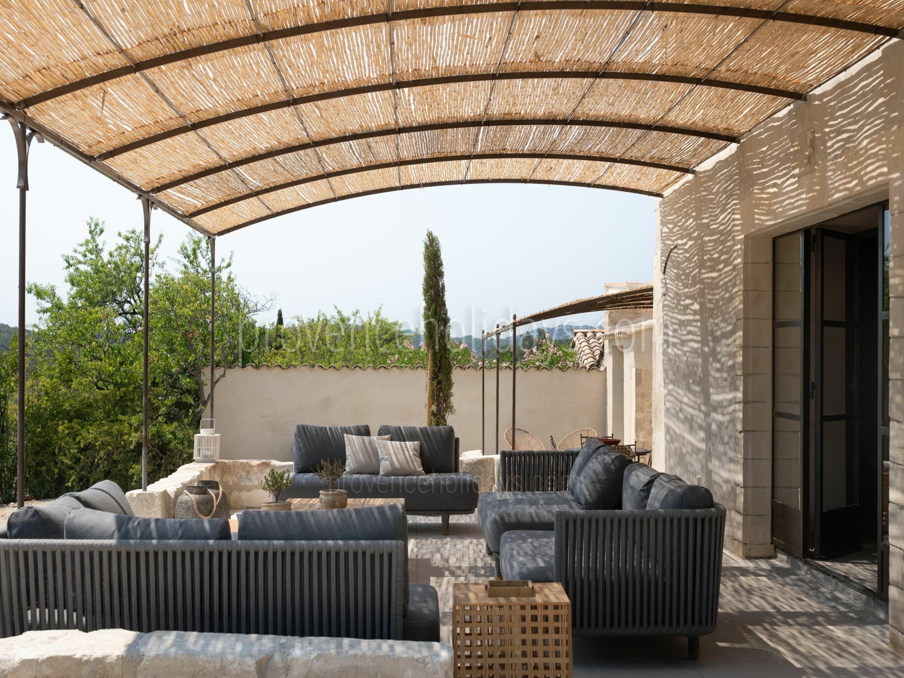 15 - Mas de Provence: Villa: Exterior