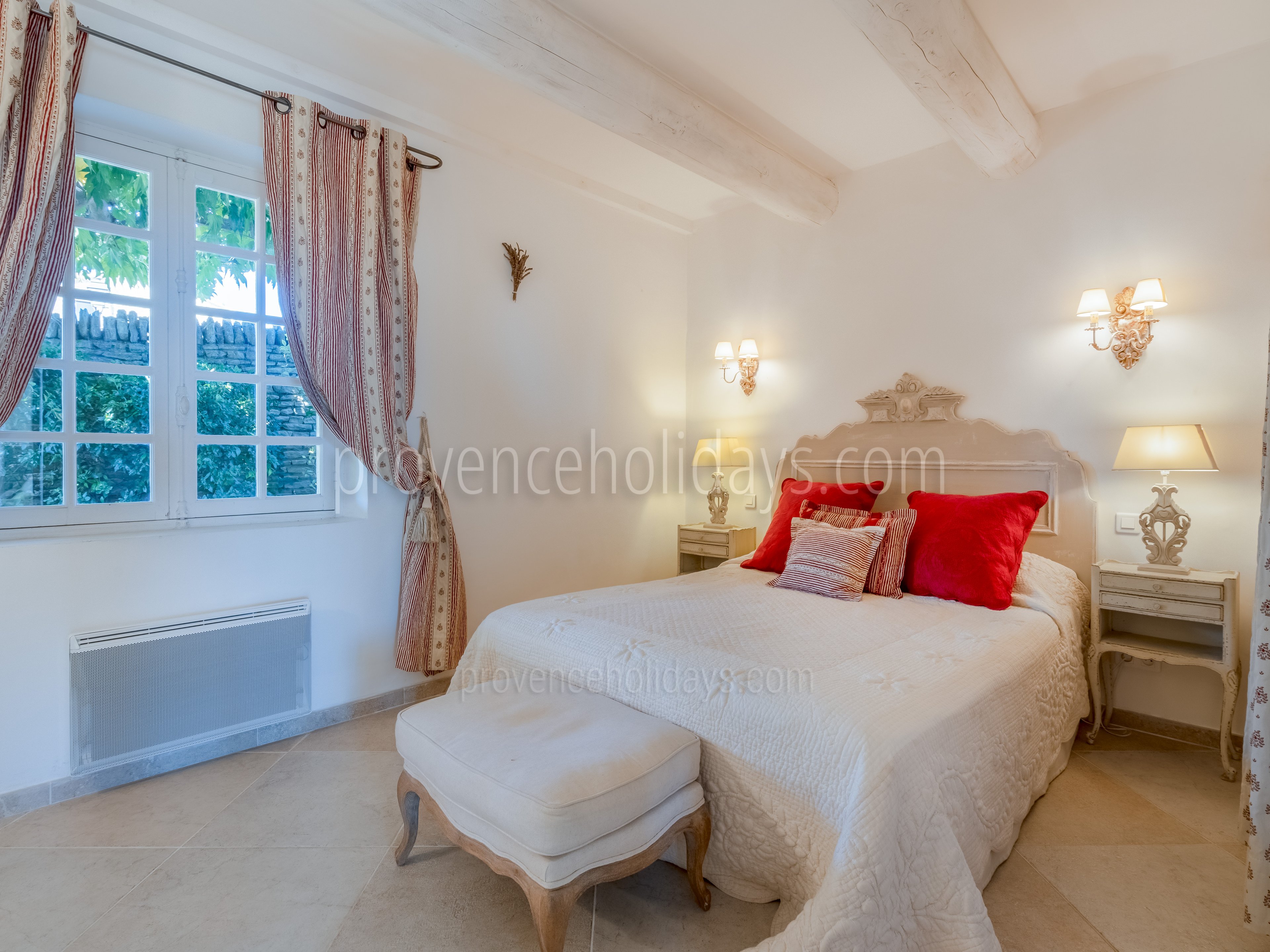 4 - Mas du Petit Luberon: Villa: Bedroom