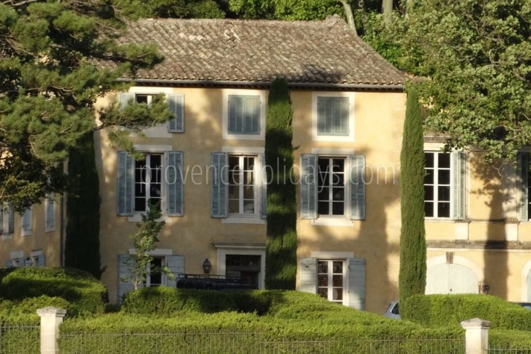 Kleinere versie van Bastide Valentine, een charmante bastide met privé tennisbaan bij Lourmarin