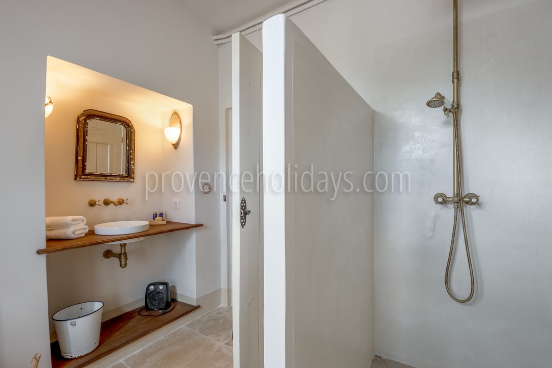 31 - Les Vieilles Pierres: Villa: Bathroom