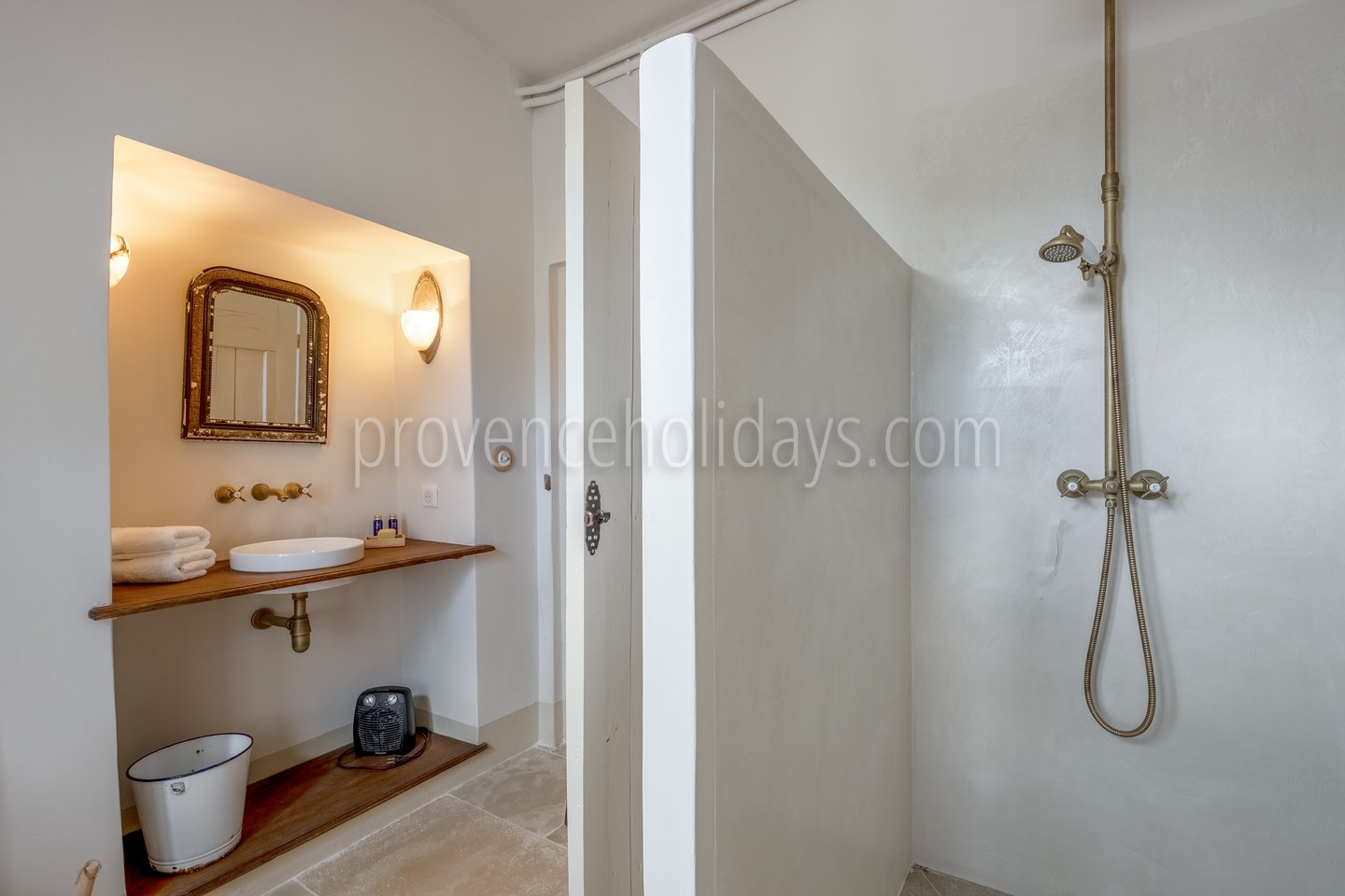 31 - Les Vieilles Pierres: Villa: Bathroom