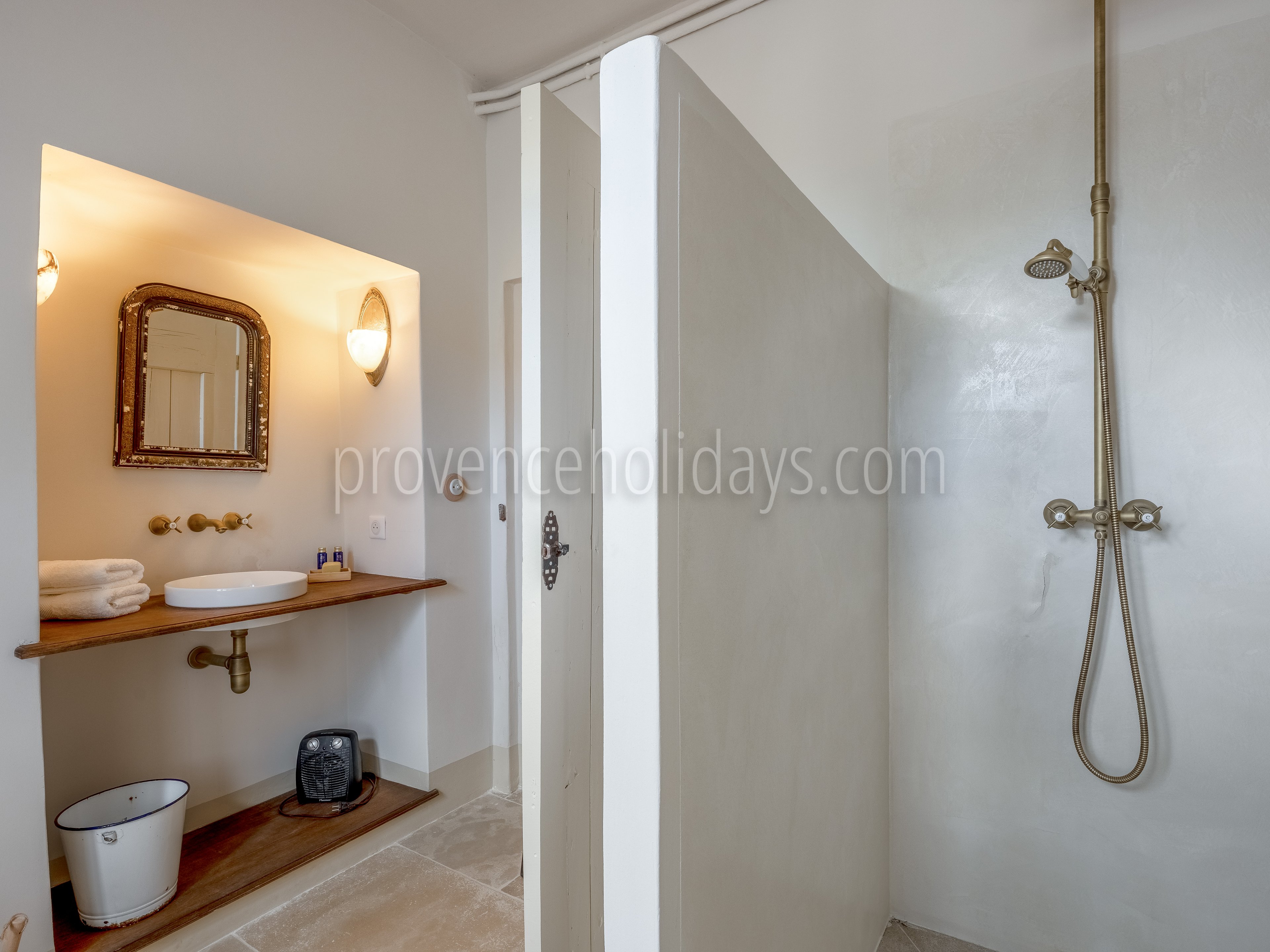 31 - Les Vieilles Pierres: Villa: Bathroom