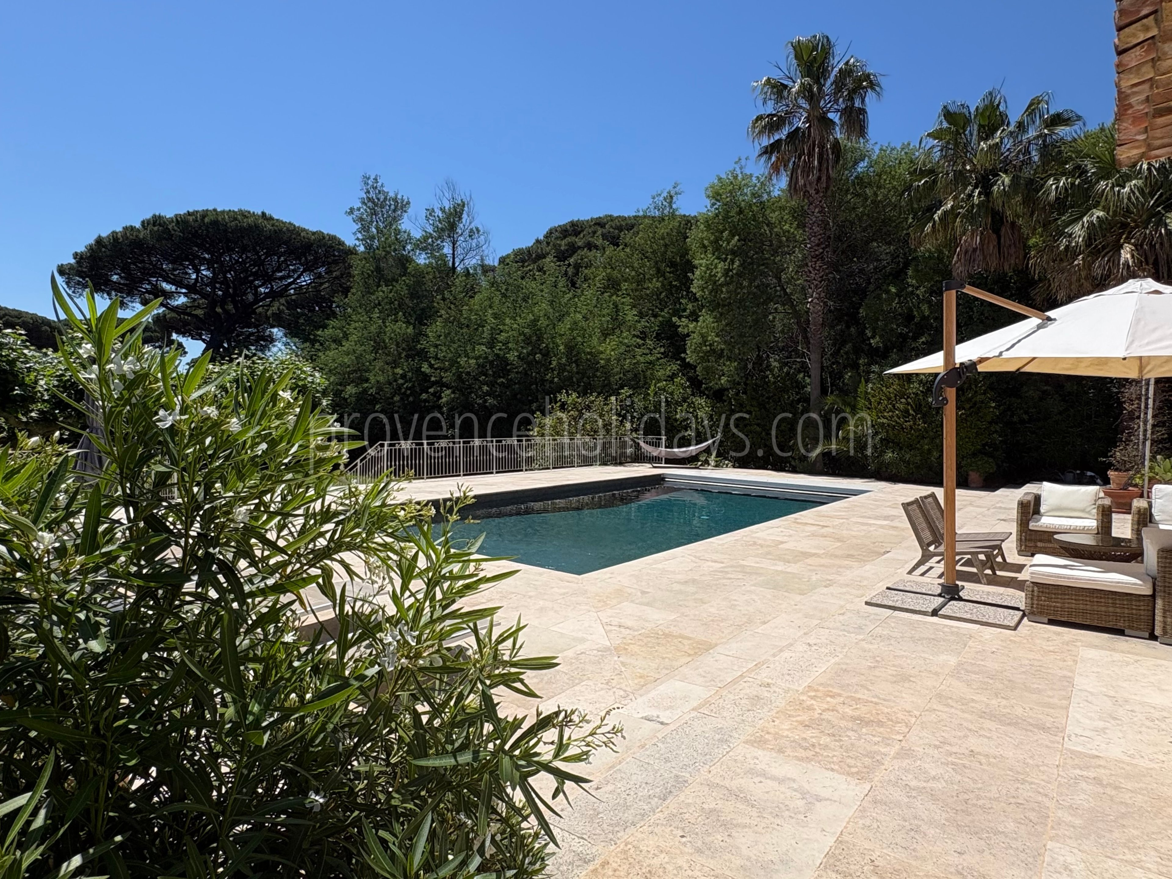 25 - Le Mas des Lys: Villa: Pool