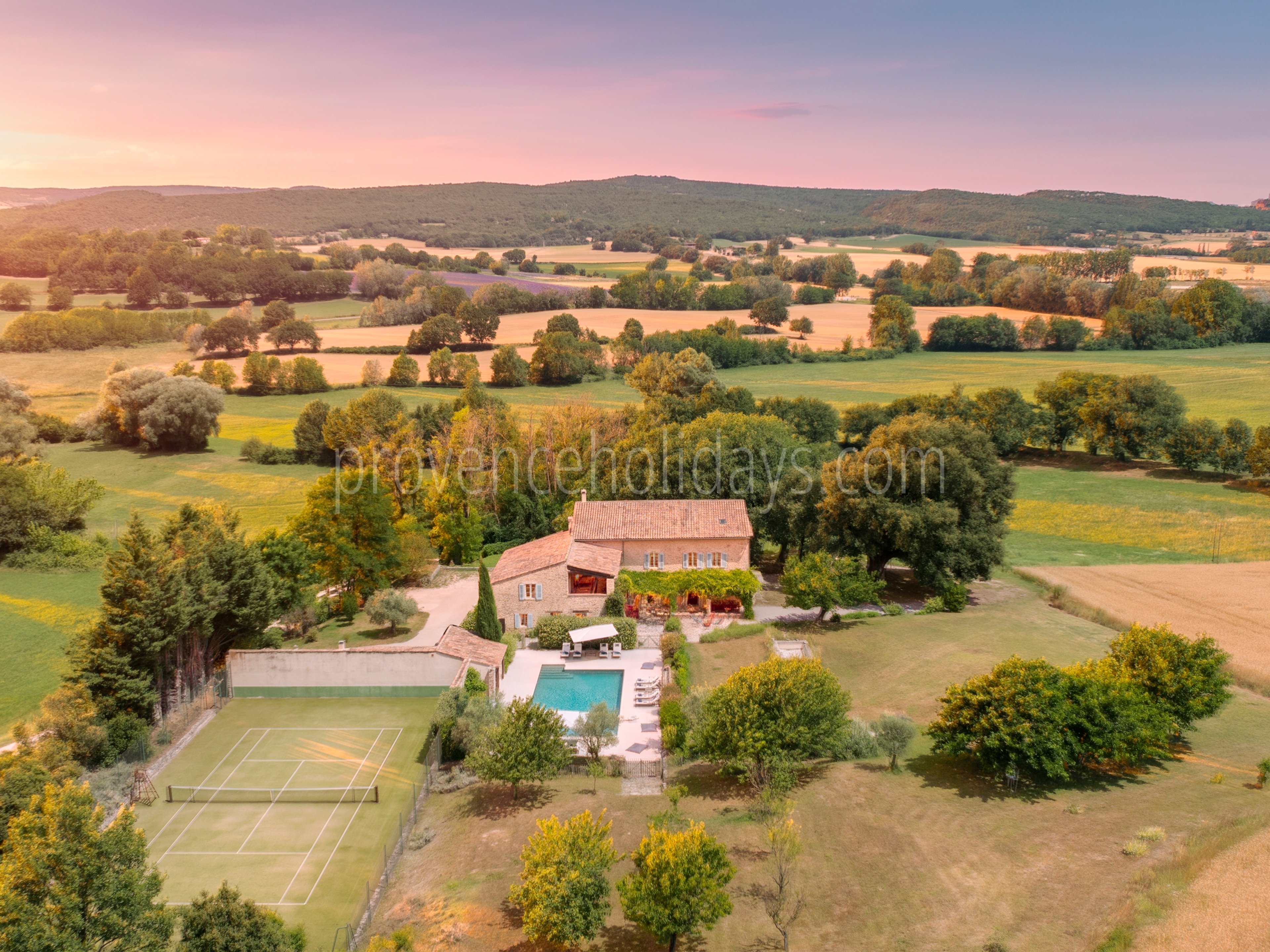 54 - La Bastide Neuve: Villa: Exterior