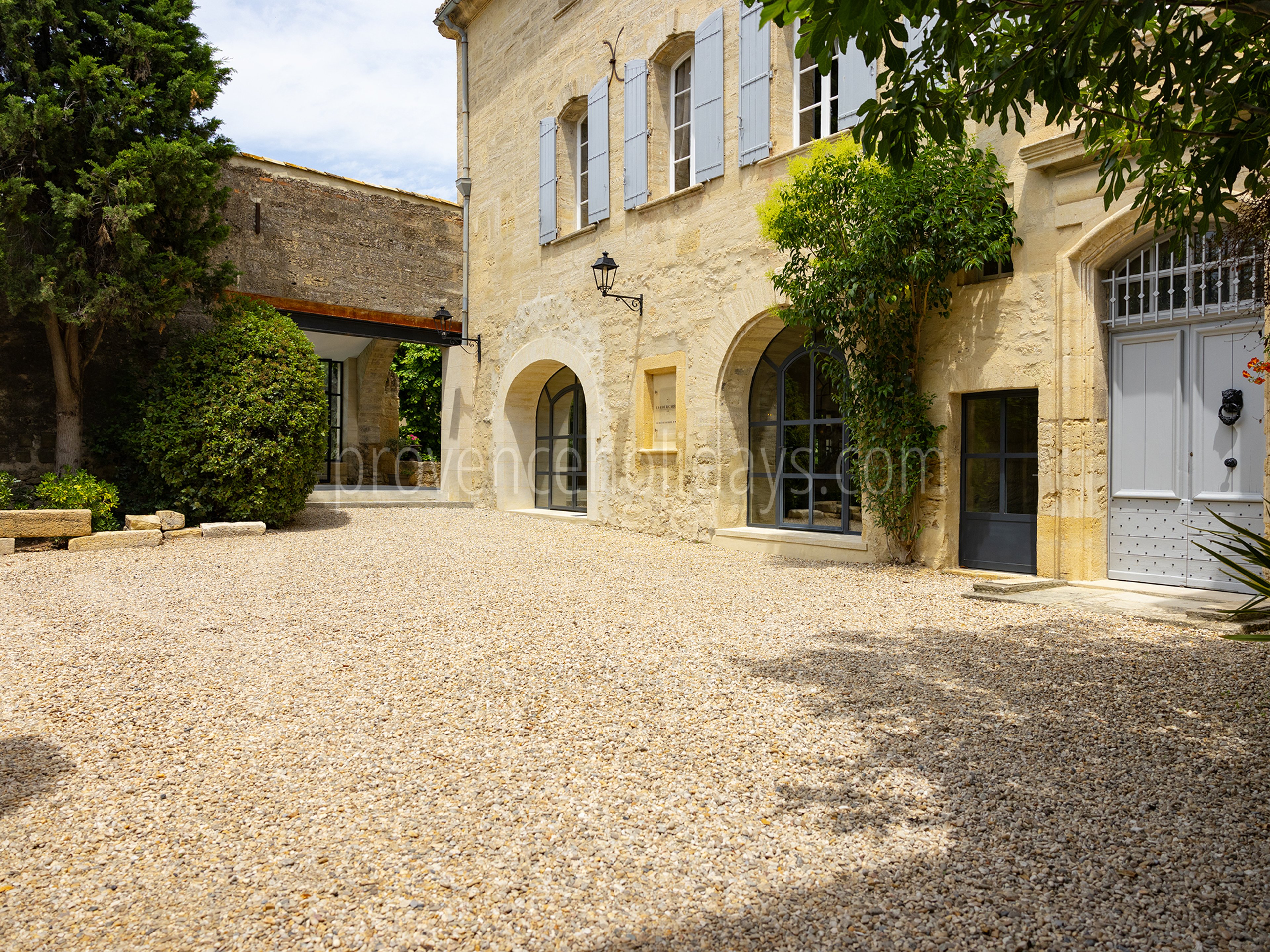 8 - La Bâtisse d\'Uzès: Villa: Exterior