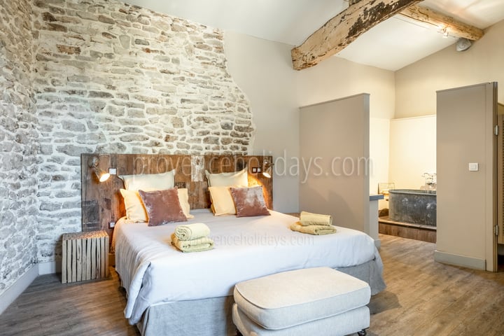 24 - Le Mas de Cabrières: Villa: Bedroom 3