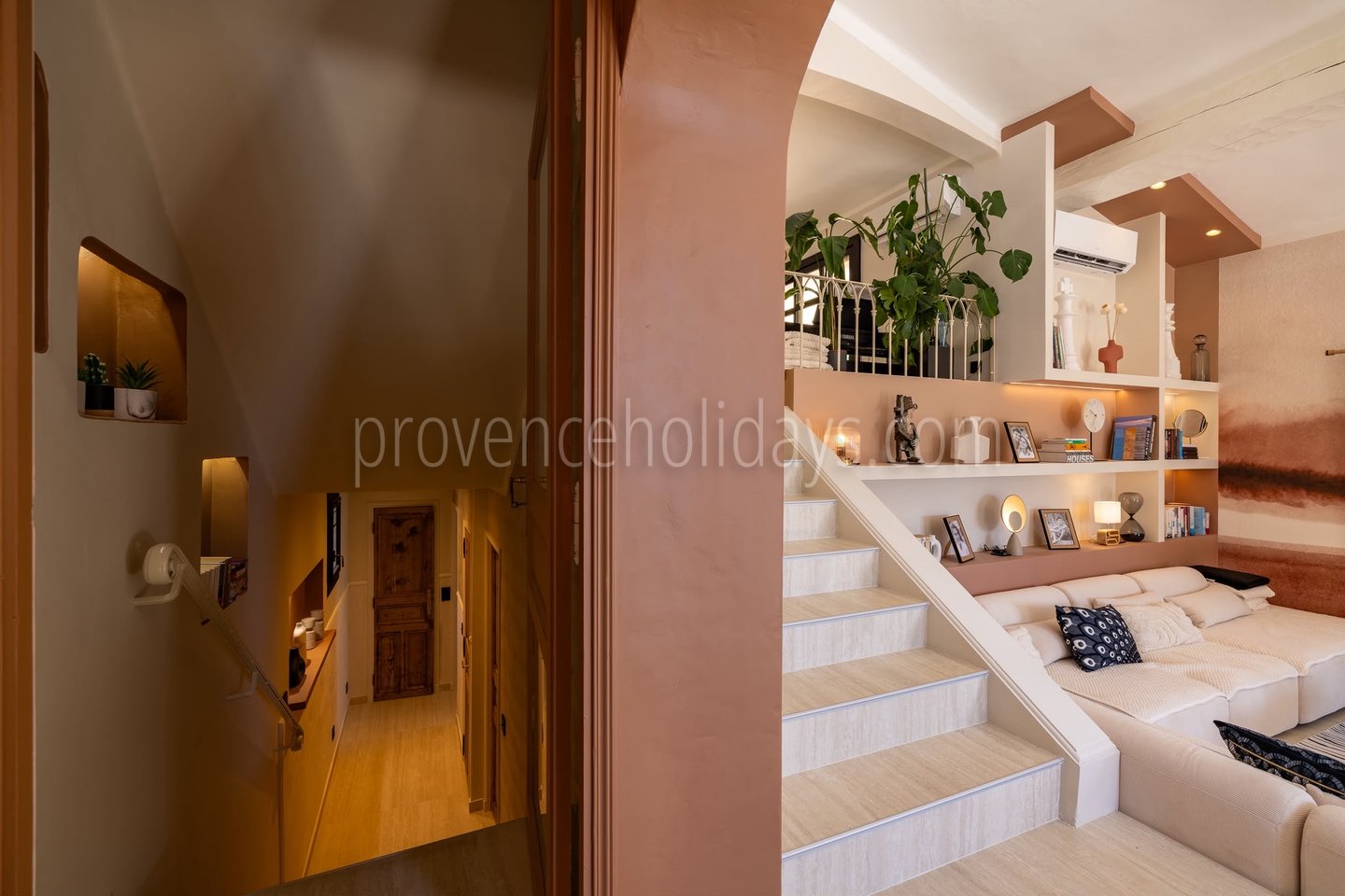 16 - Villa Atome: Villa: Interior