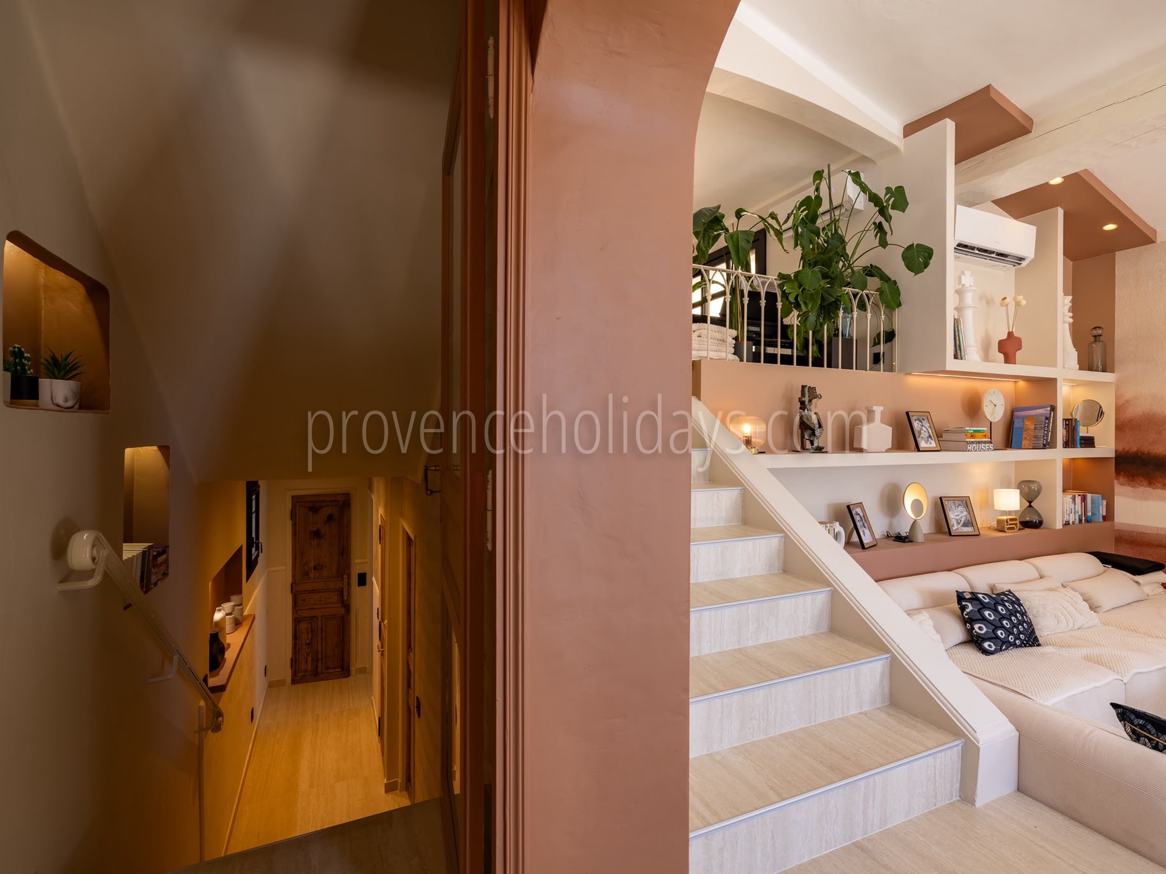16 - Villa Atome: Villa: Interior