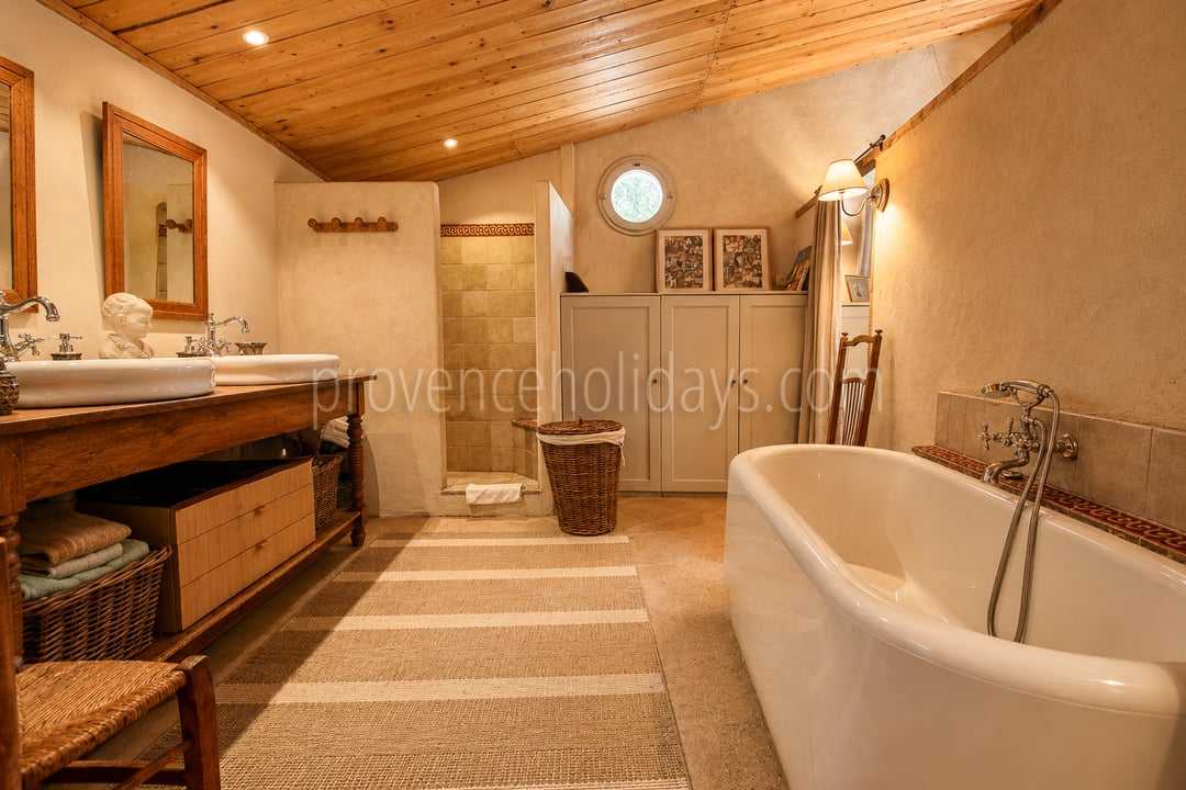 31 - Mas de l\'Orchidée: Villa: Bathroom