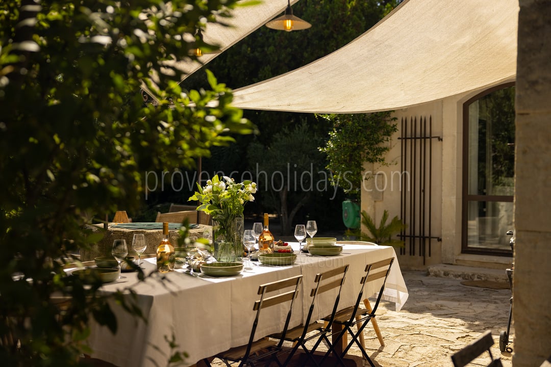 30 - Mas du Rosier: Villa: Exterior