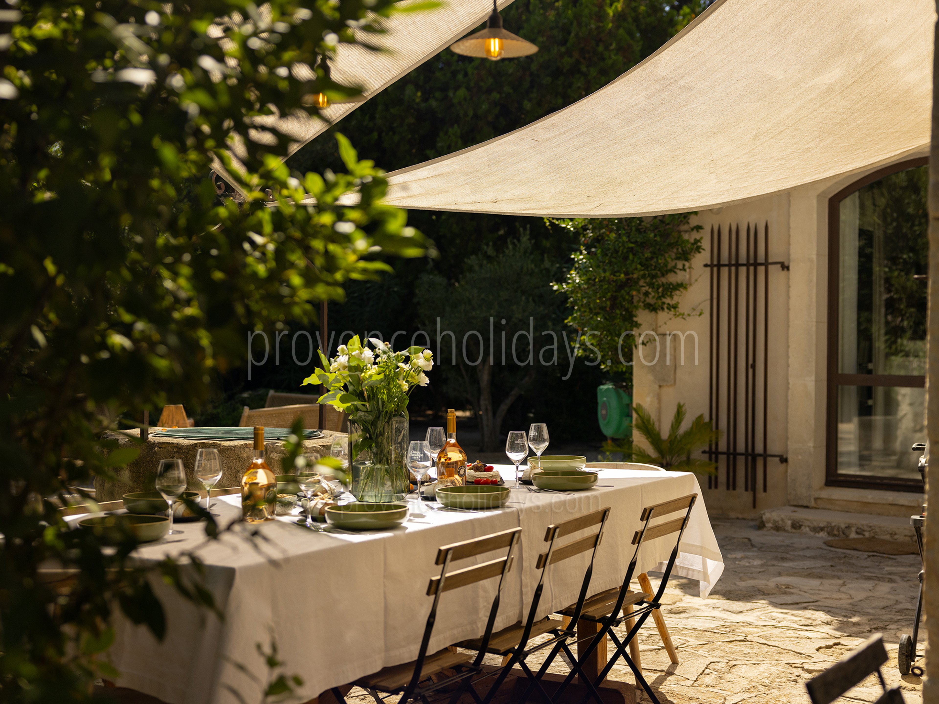 30 - Mas du Rosier: Villa: Exterior