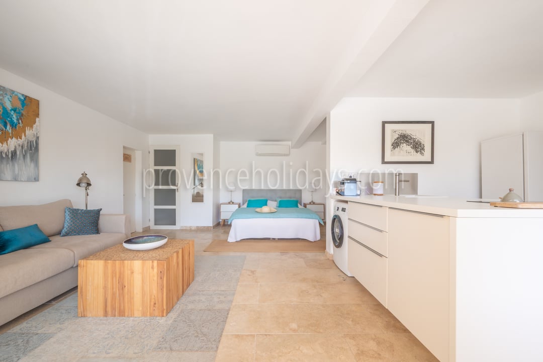 24 - La Pinède: Villa: Bedroom