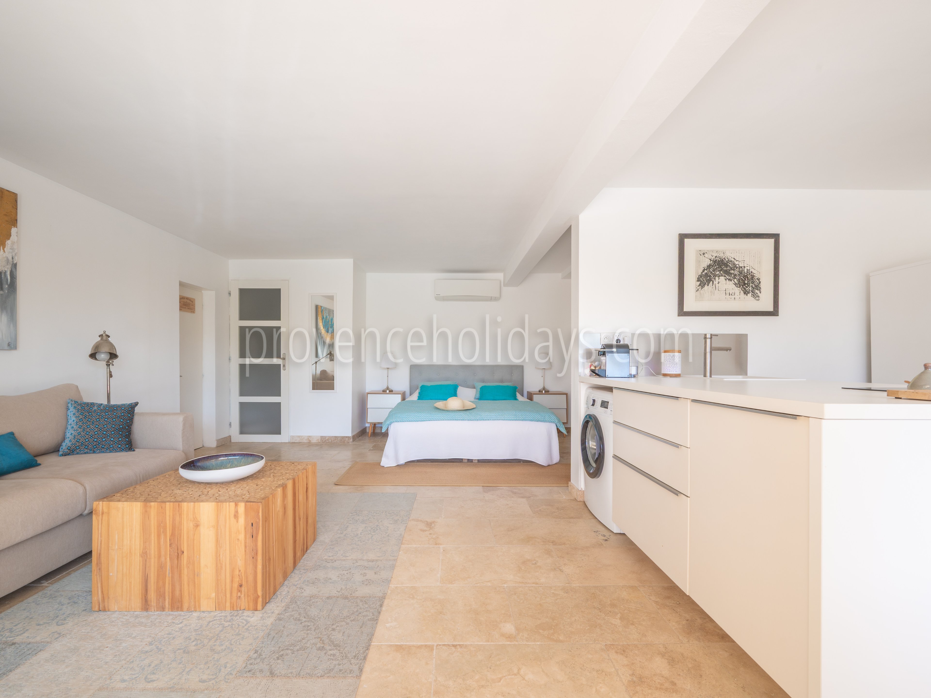 24 - La Pinède: Villa: Bedroom