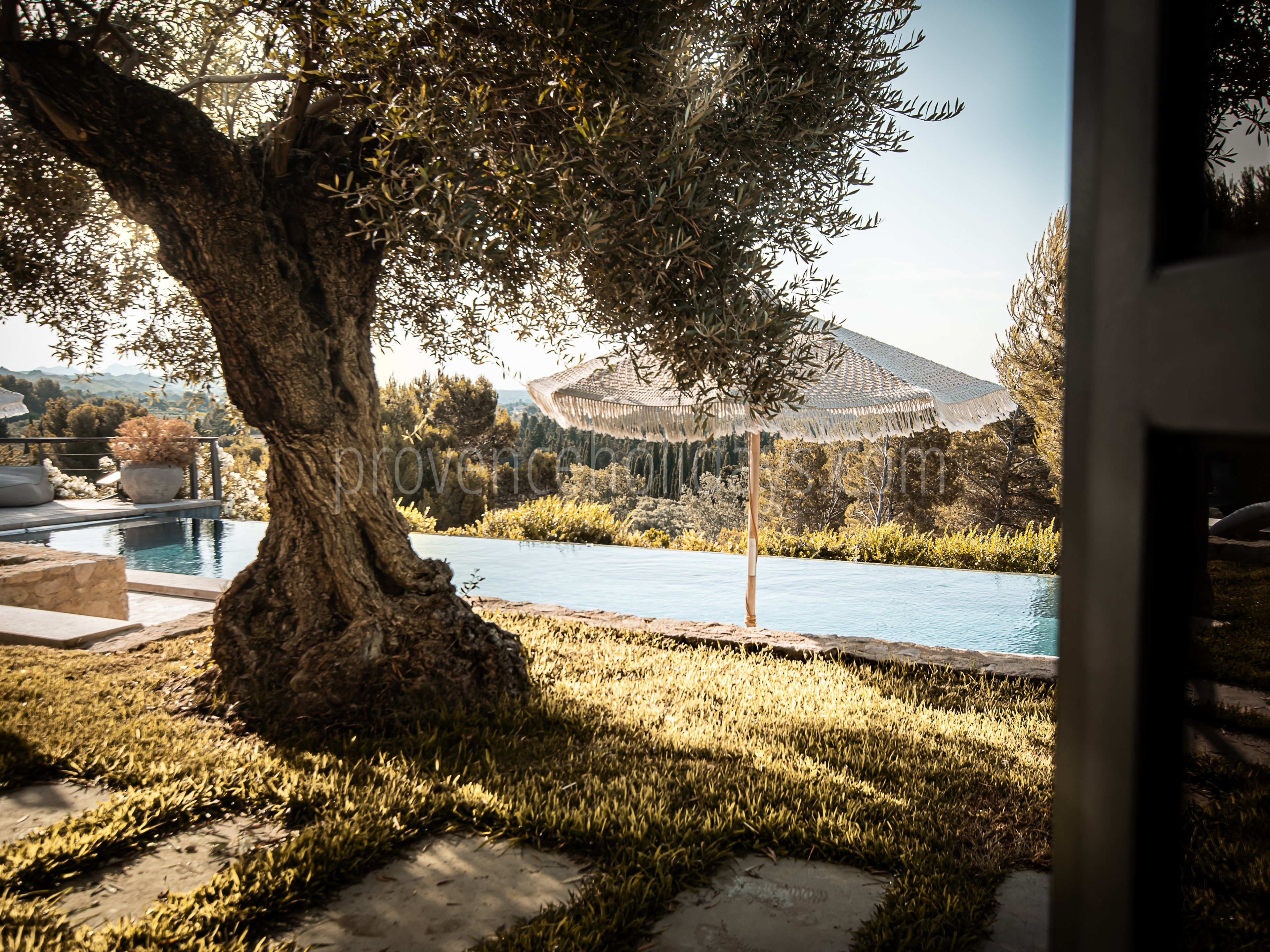 40 - Villa Paradis: Villa: Pool