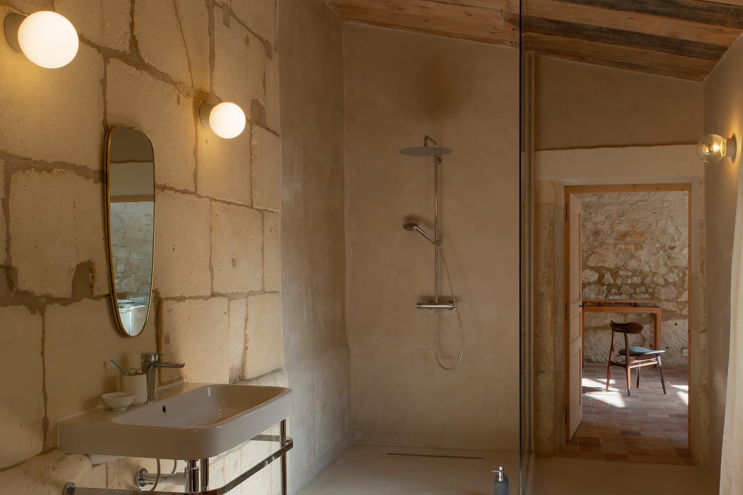 11 - La Cours des Artistes: Villa: Bathroom