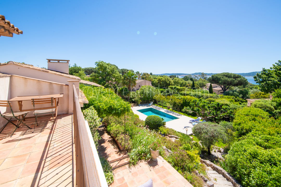 28 - Villa Poppy: Villa: Exterior