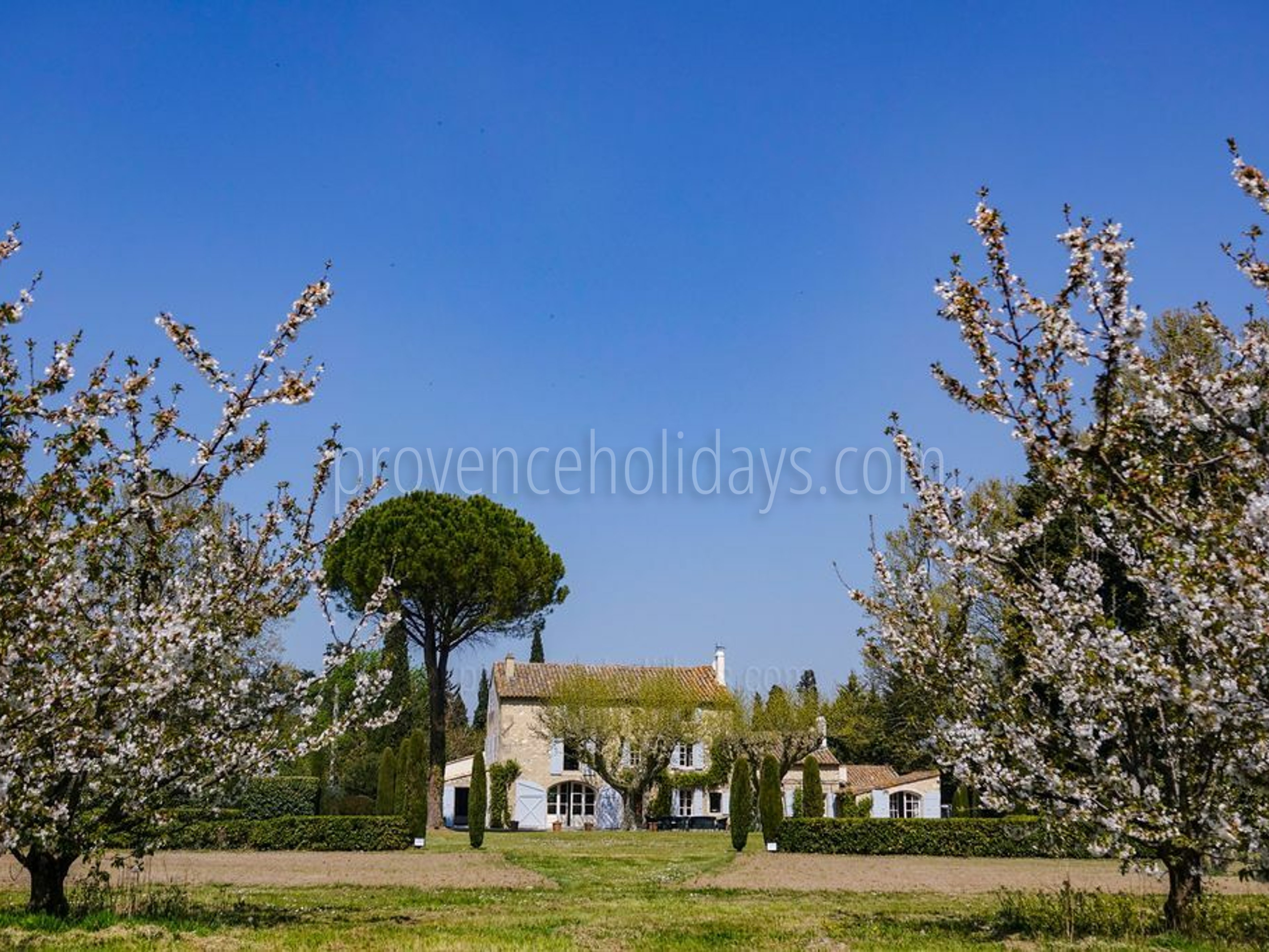 12 - Mas Saint-Andiol: Villa: Exterior