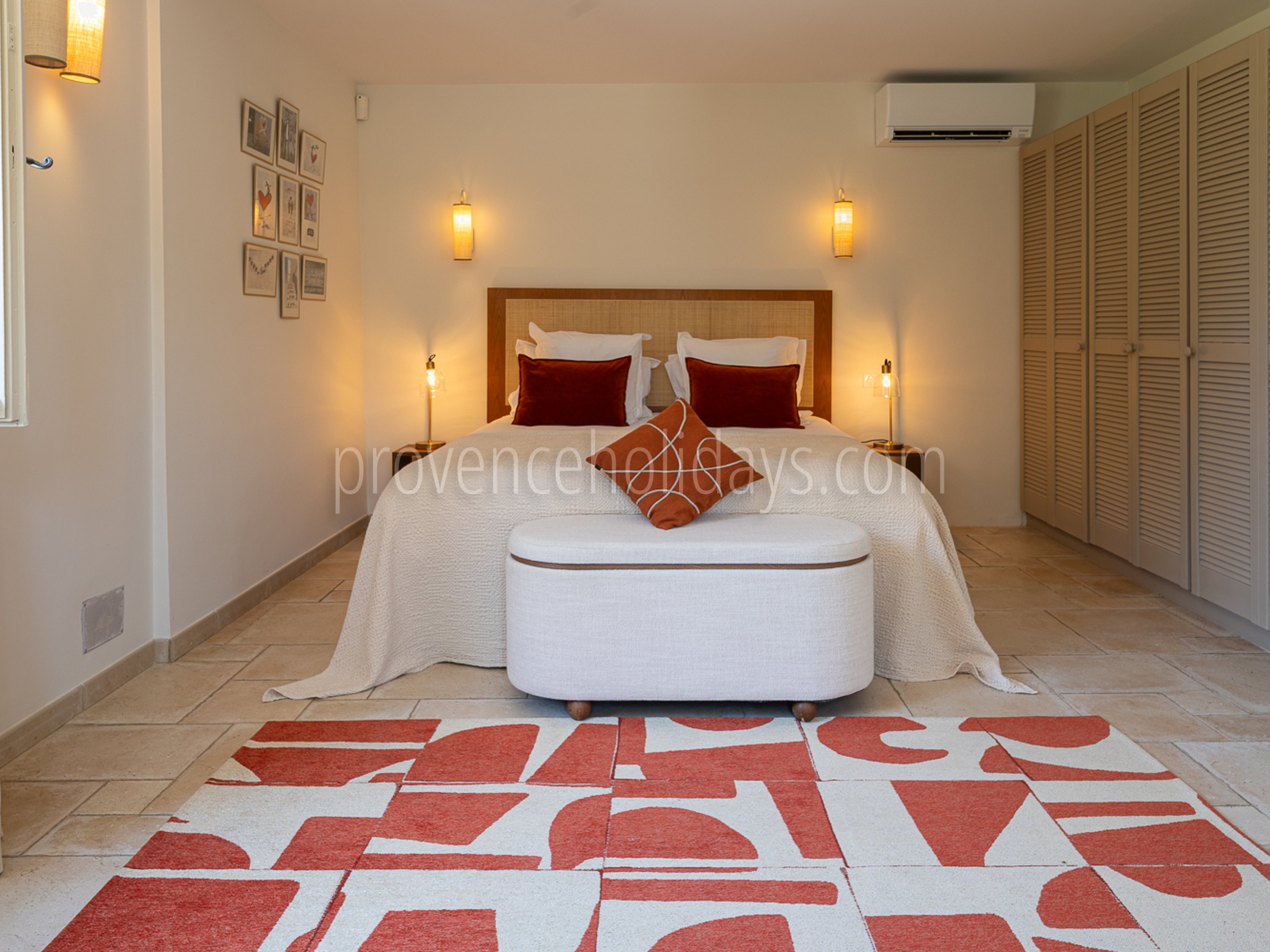 7 - Le Mas des Magnans: Villa: Bedroom